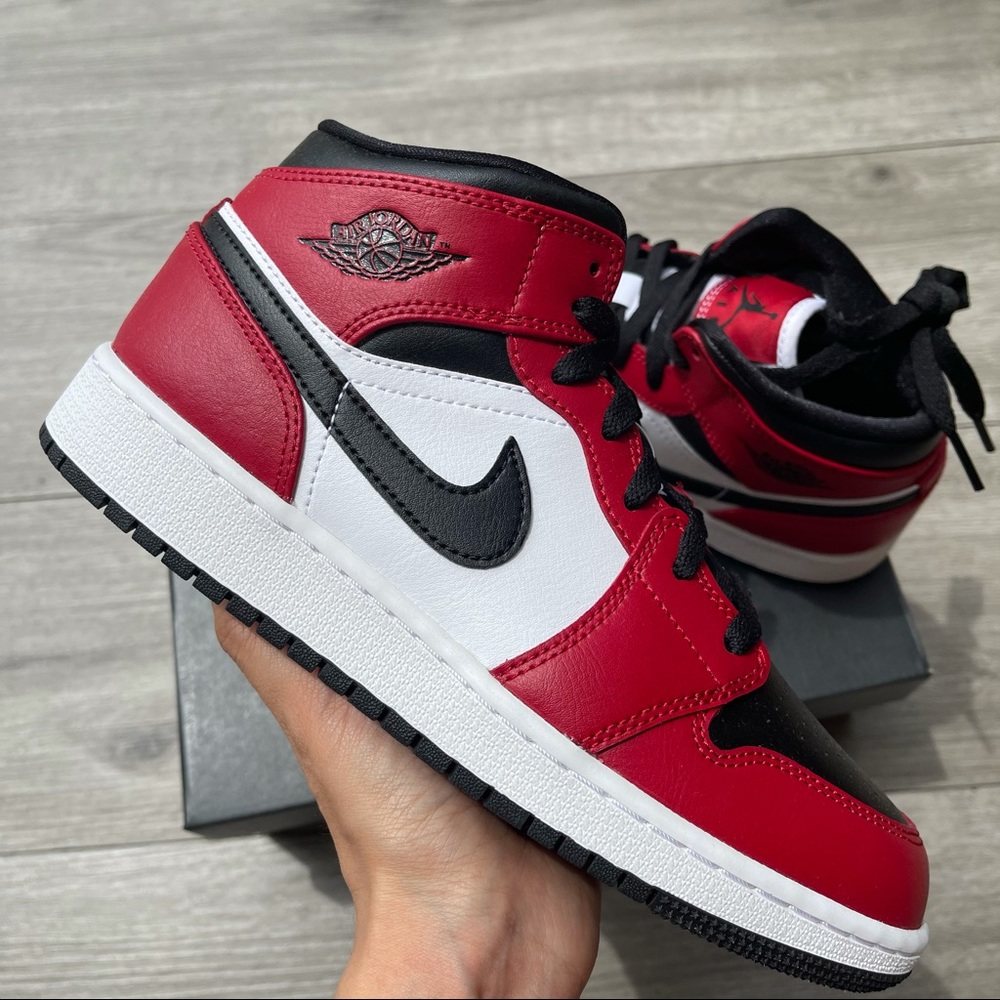 Air Jordan 1 mid Chicago - Picture 1 of 10